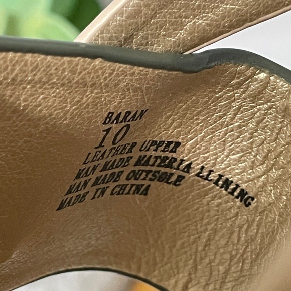 Yellow Box Baran Cork Thong Sandal Women’s 10 Metallic Gold Strap Boho Slide - Picture 8 of 8